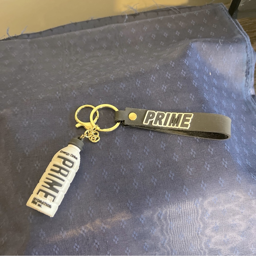 Prime Drink Keychain Black And White Workout Beverage